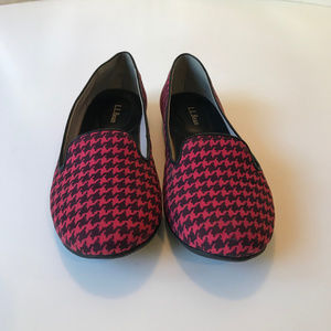 L.L. BEAN RED/BLACK HOUNDSTOOTH FLATS, 8M
